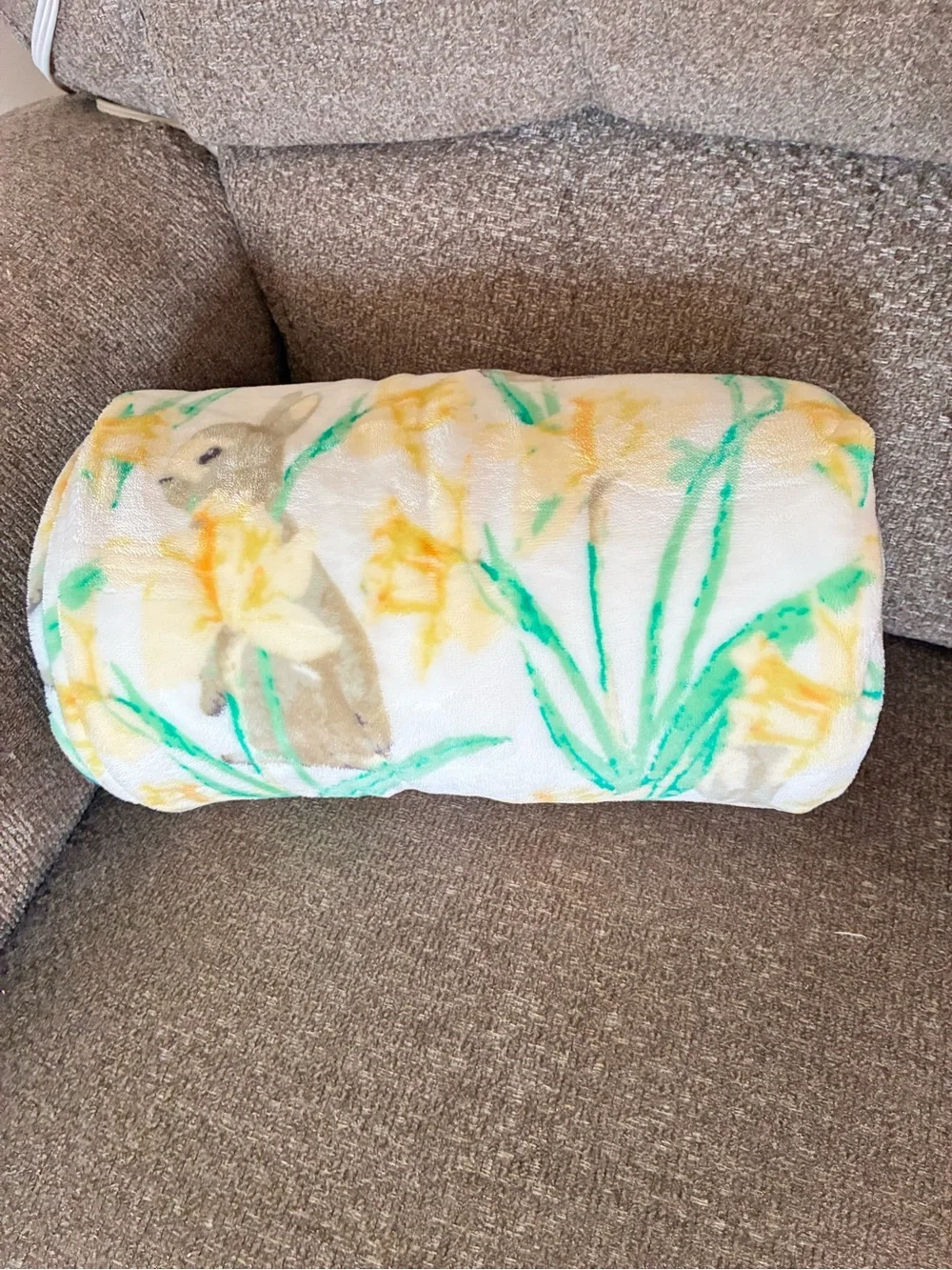 50x72 Bunny Daffodil Plush Fleece Throw Blanket Easter Spring Rabbit Soft